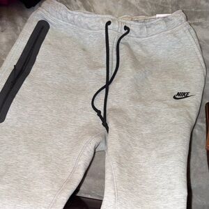 Nike Tech Heather Gray Sweatpants with Black Details -NWT
